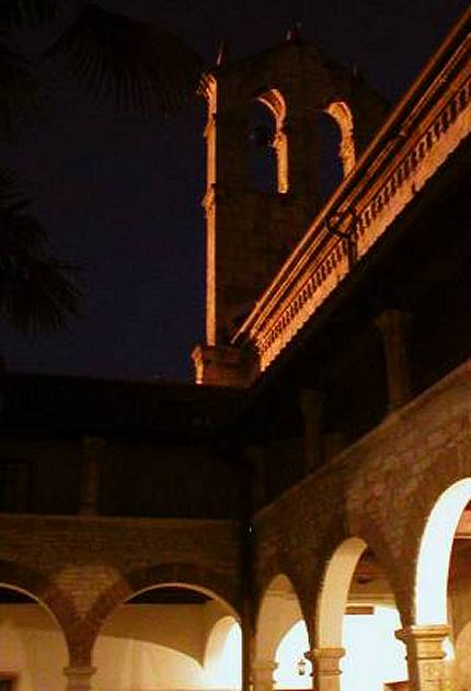 Igra svjetlosti u Franjeva�kom samostanu na Ka�telu