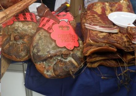 Dobrog pruta i slanine.... skoro pa nikad dosta.