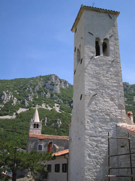 Zvonici plominskih crkvi kao simboli vremena u kojem je Plomin igrao zna�ajnu ulogu u �ivotu ovog dijela Istre.