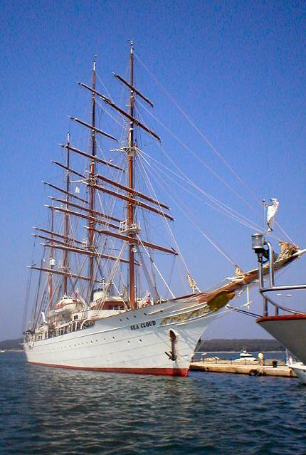 U punom sjaju me�u mla�om flotom 