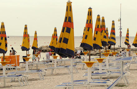 Na pla�i u sumrak jedne skroz sjebane sezone